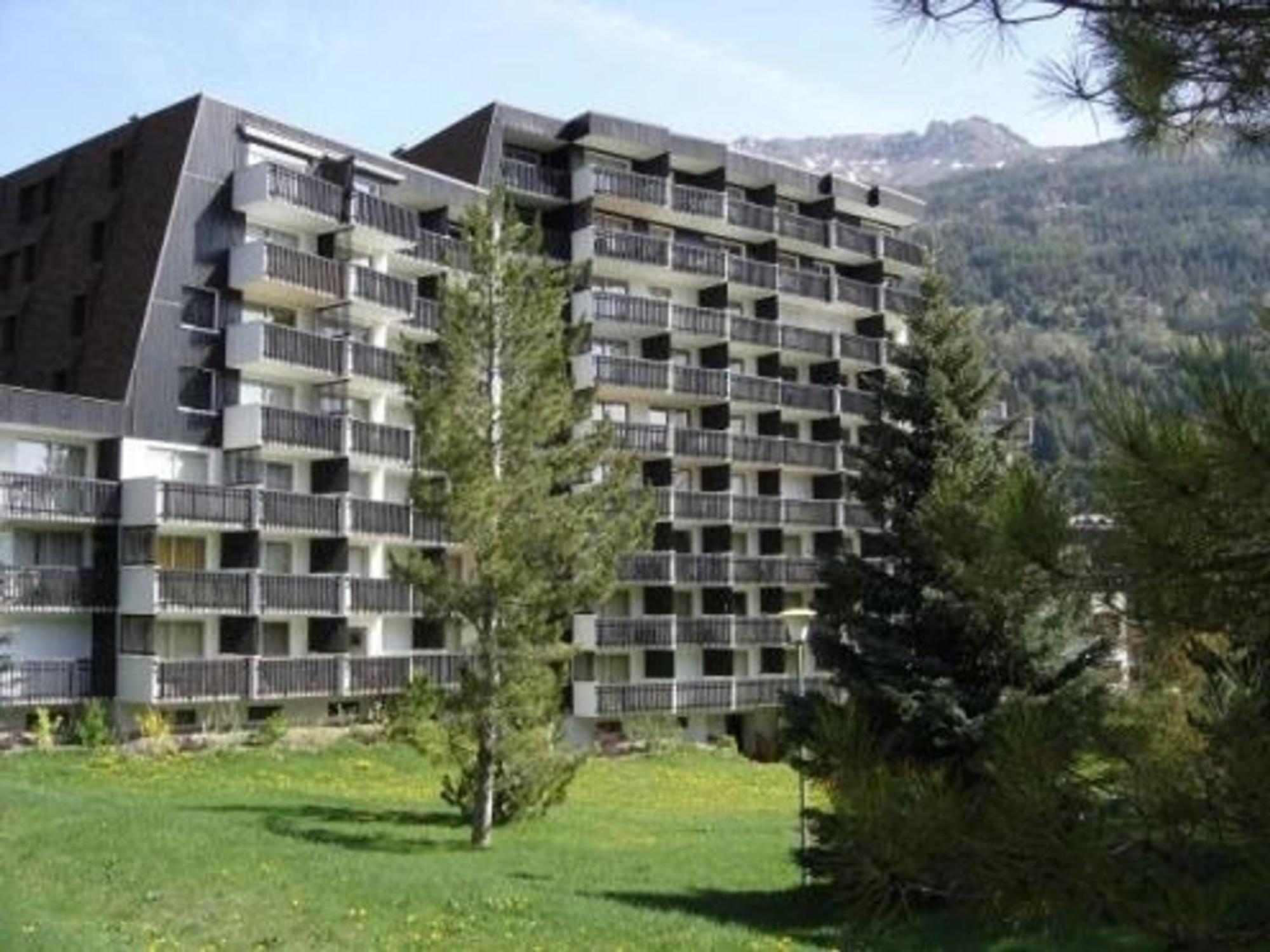 Appartement 3 Pieces, 6 Couchages A La Salle-Les-Alpes, Proche Pistes, Balcon Et Terrasse - Fr-1-330F-41 Serre Chevalier Buitenkant foto
